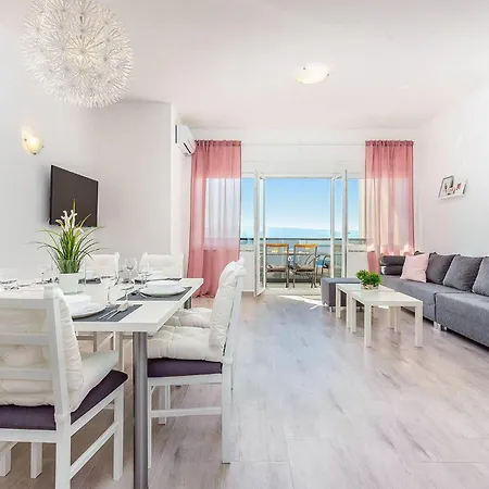 3 Bedroom Stunning In Dramalj