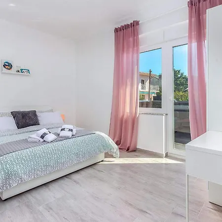 Apartment 3 Bedroom Stunning In Dramalj