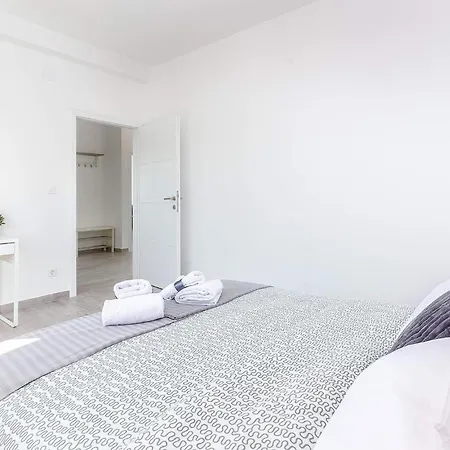 3 Bedroom Stunning In Apartment