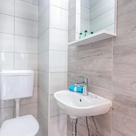 Apartment 3 Bedroom Stunning In