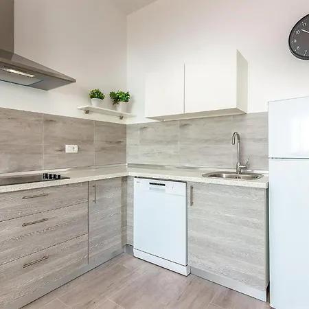 3 Bedroom Stunning In *