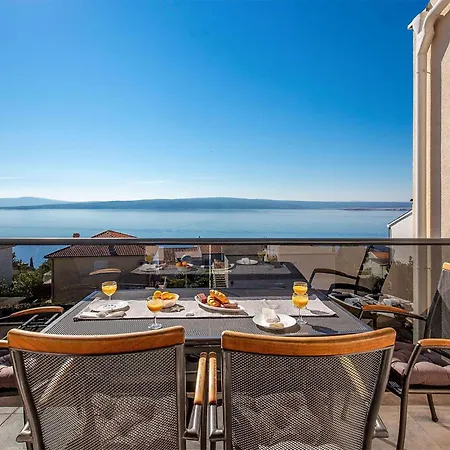 3 Bedroom Stunning In Apartment Dramalj